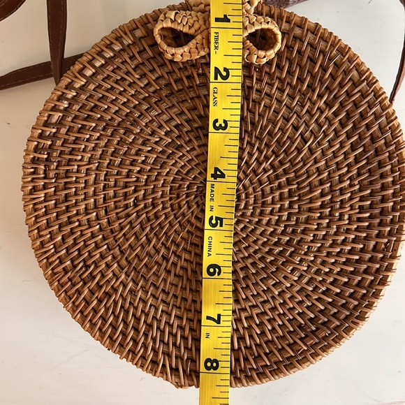 Round Straw Crossbody Bag - Picture 12 of 14
